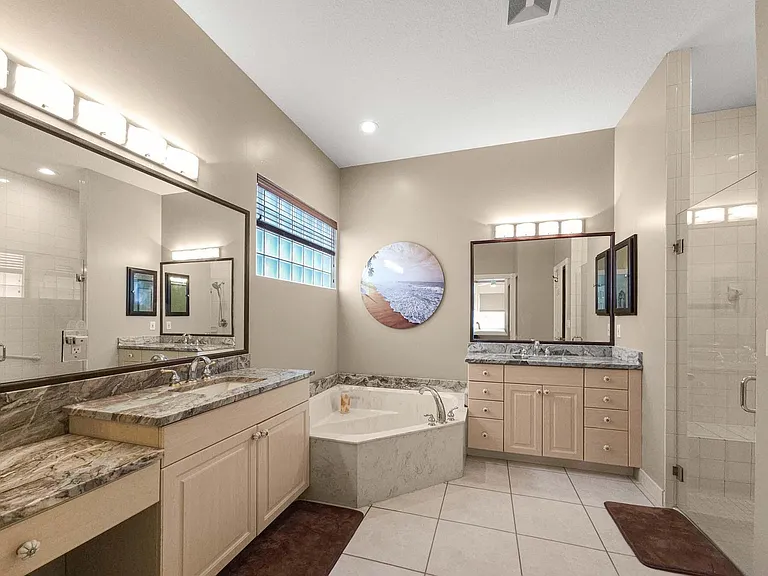 5058 Glenville Dr — Photo 20