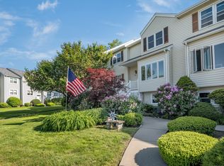 48 Carriage Dr #48, Milford, CT 06460
