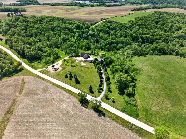 16909 Meylor Ln, Darlington, WI 53530