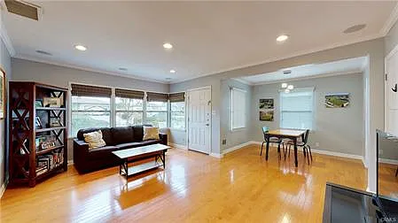 413 Sycamore Ave — Photo 2