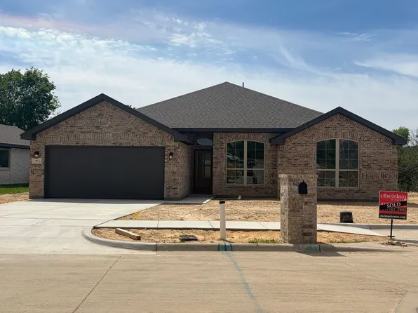 907 McAnear St, Cleburne, TX 76033