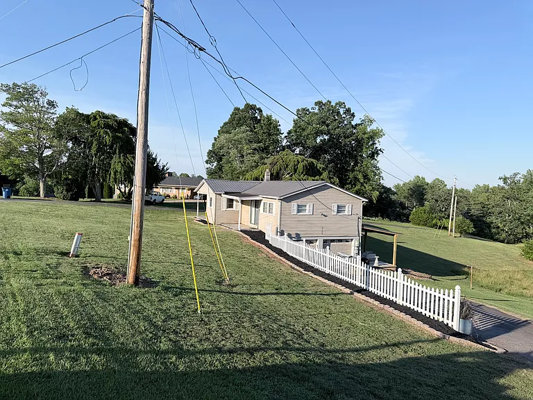 2048 Harmon St — Photo 18