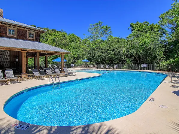 331 Megans Bay Ln, Daniel Island, SC 29492