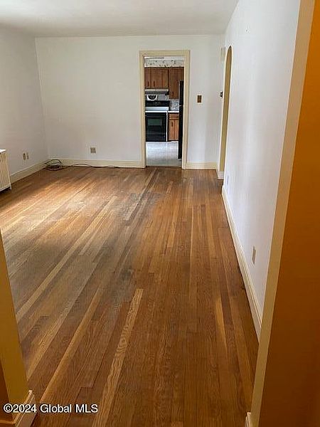 3rd image of 61 Beacon Avenue