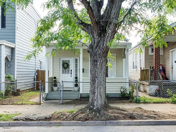 3rd image of 1541 Woodburn Ave