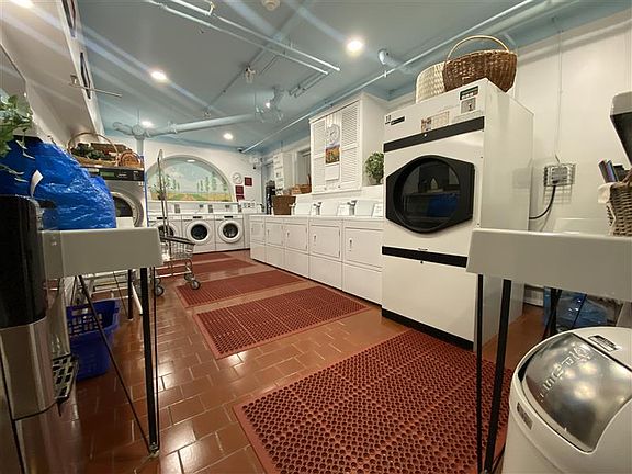 5th image of 881B Massachusetts Ave #34