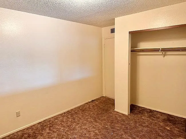 2128 S 11th Ave — Photo 14