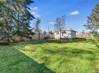 7527 Maxwelton Beach Ln, Clinton, WA 98236