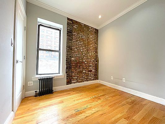 3rd image of 1413 York Ave APT 19