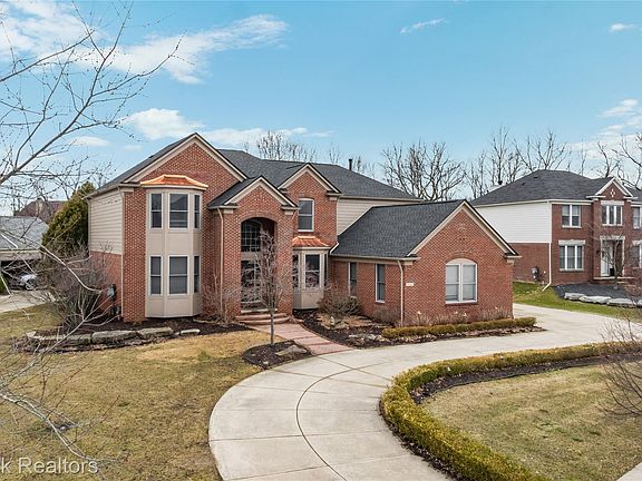 3rd image of 6901 Reed Ct