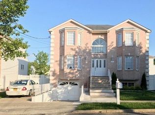 18 Lenhart St, Staten Island, NY 10307