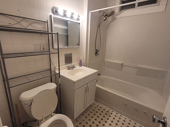 4th image of 307-309 N 12th St #2R