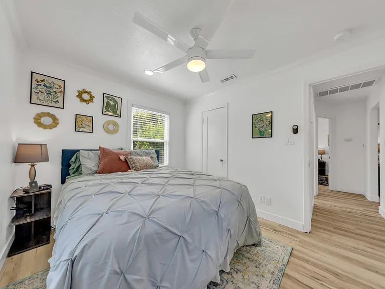 916 Poplar Ave — Photo 42