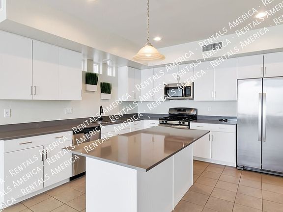 4th image of 872 E Park Modern Dr