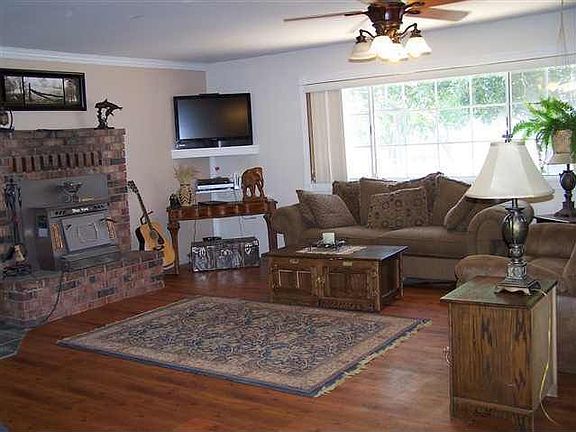 2nd image of 709-805 Coyote Ln