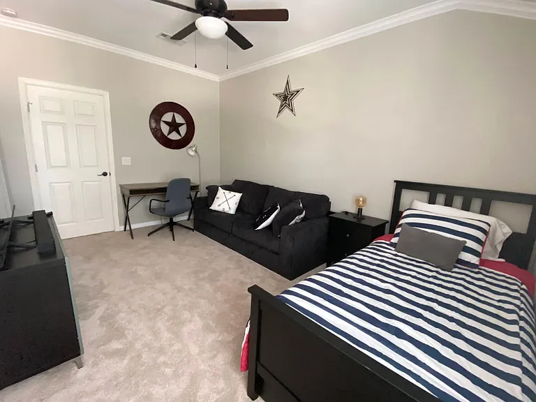 2125 Columbia Dr — Photo 30