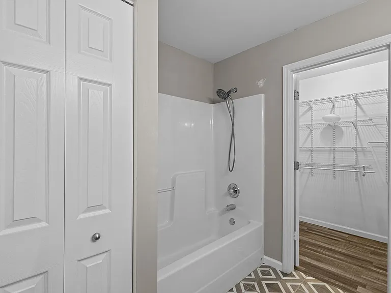 6593 Buckingham Palace Dr — Photo 26