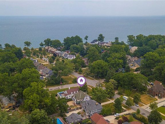 3rd image of 13455 Edgewater Dr