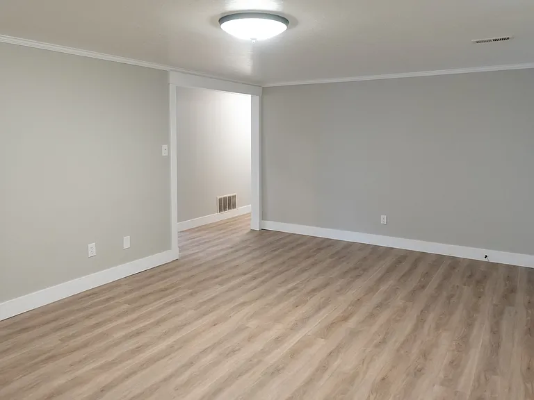 1024 S 680 W — Photo 14