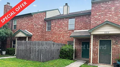 3211 Roundtree Ln Photo 1