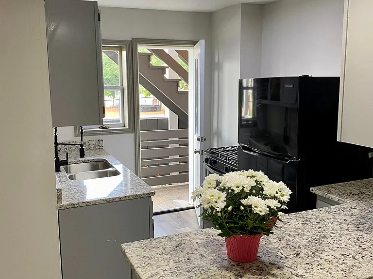210 Old Orchard Pl #5 — Photo 5