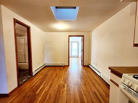 Rented by Brooklyn Property Group LLC | media 7