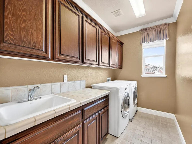 109 Palomares Ct — Photo 53