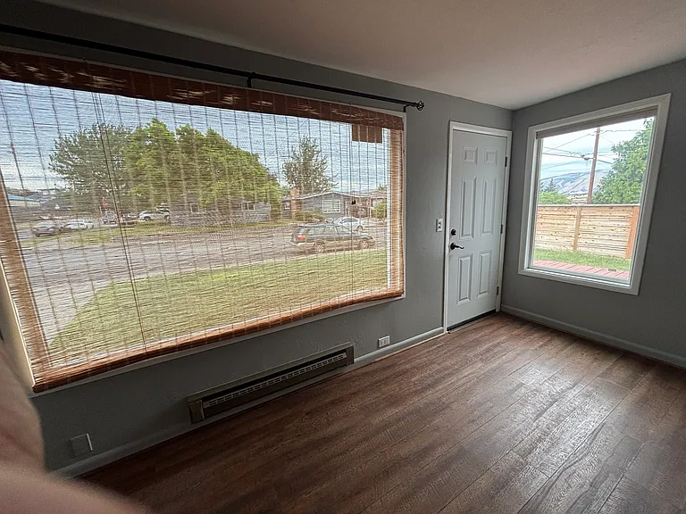 1216 Quinton St — Photo 2