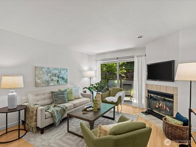 5225 50th Avenue NE #103, Seattle, WA, 98105