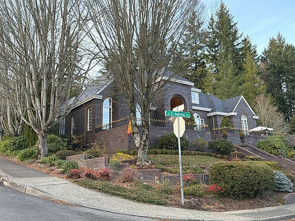 3rd image of 3889 SE Saint Andrews Pl