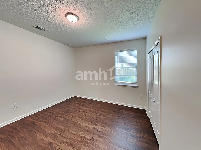 2433 Adams Lake Blvd — Photo 17