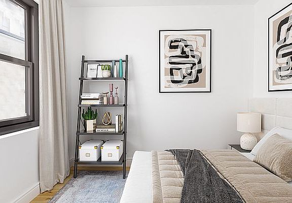 5th image of 19 Prince St #2B