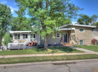 3130 Tomahawk Dr, Rapid City, SD 57702