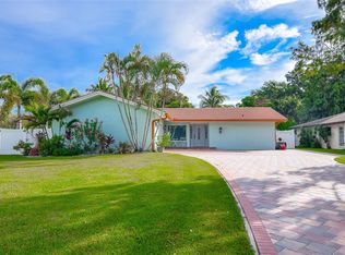 11598 Grove St, Seminole, FL 33772
