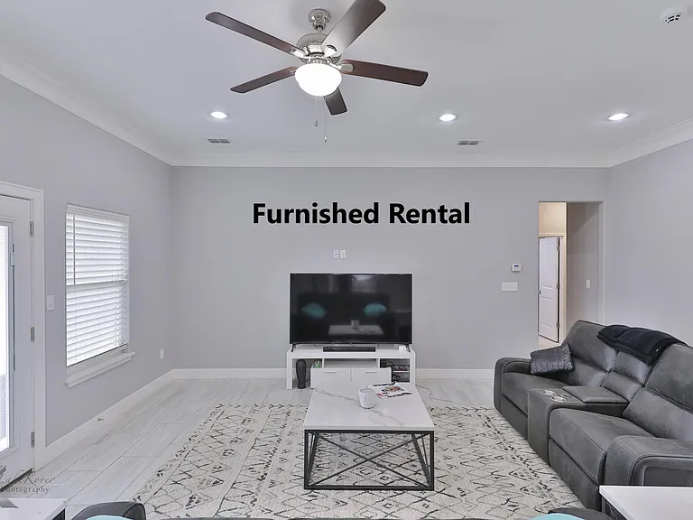 3126 Oakley St — Photo 10