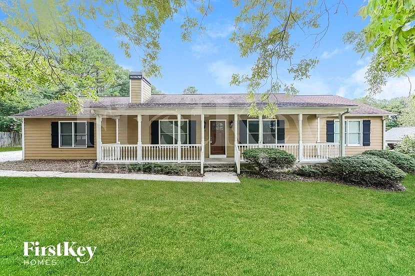 135 Lake Circle Dr