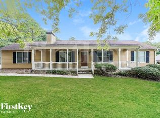 135 Lake Circle Dr, Fayetteville, GA 30215