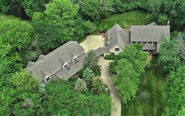1st image of 27W234 Warrenville Ave