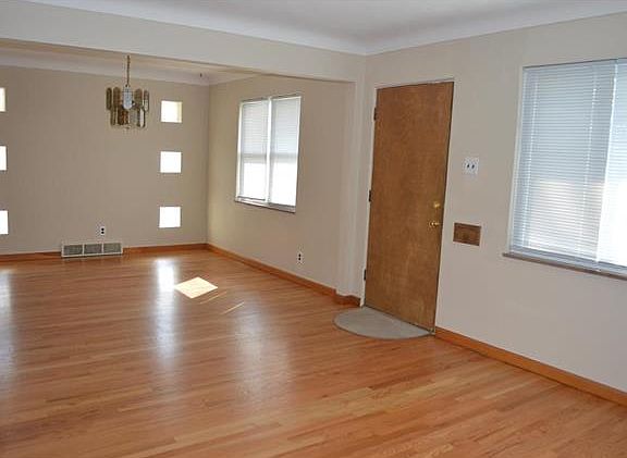4th image of 7145 Whaley Pl