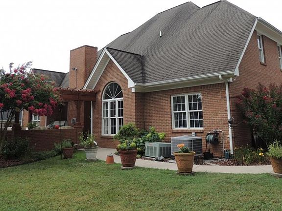4th image of 133 Brooks Landing Cir