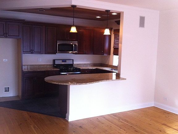 4th image of 1518 W Winona St #1