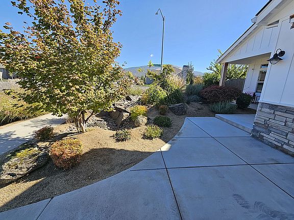 4th image of 3890 Arizona Dr