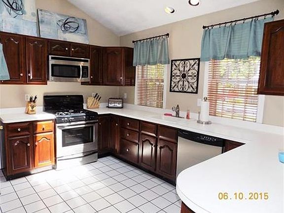 3rd image of 22 Old Colony Ave