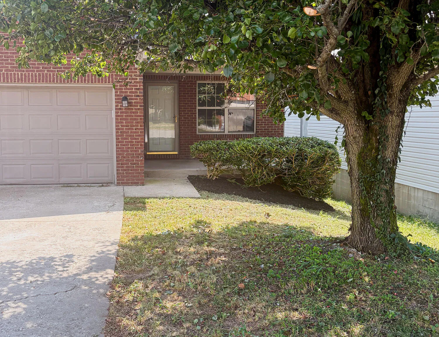 3 bed, 2.0 bath, 1424 sqft, $1,850 — Photo 1