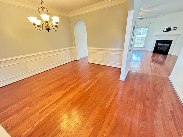 519 House Wren Ln