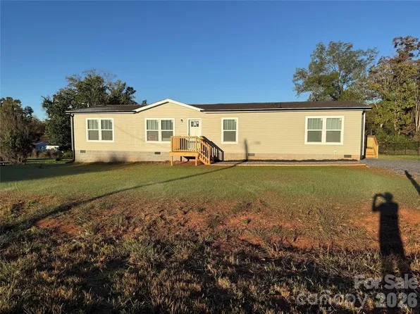 159 Titanium Dr, Statesville, NC 28625
