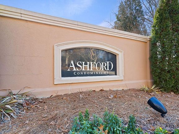 2nd image of 224 Ashford Cir