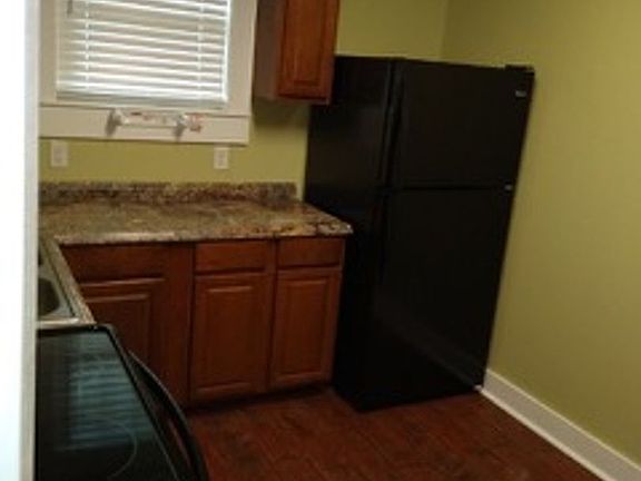 2nd image of 520 Mulberry St #A