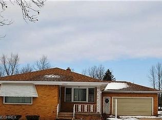 23577 Angela Dr, Warrensville Heights, OH