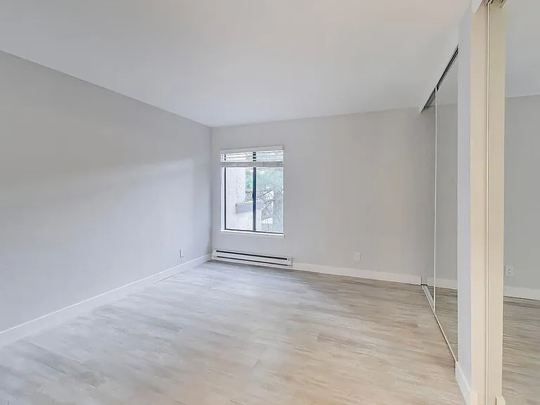 1016 Continentals Way — Photo 7